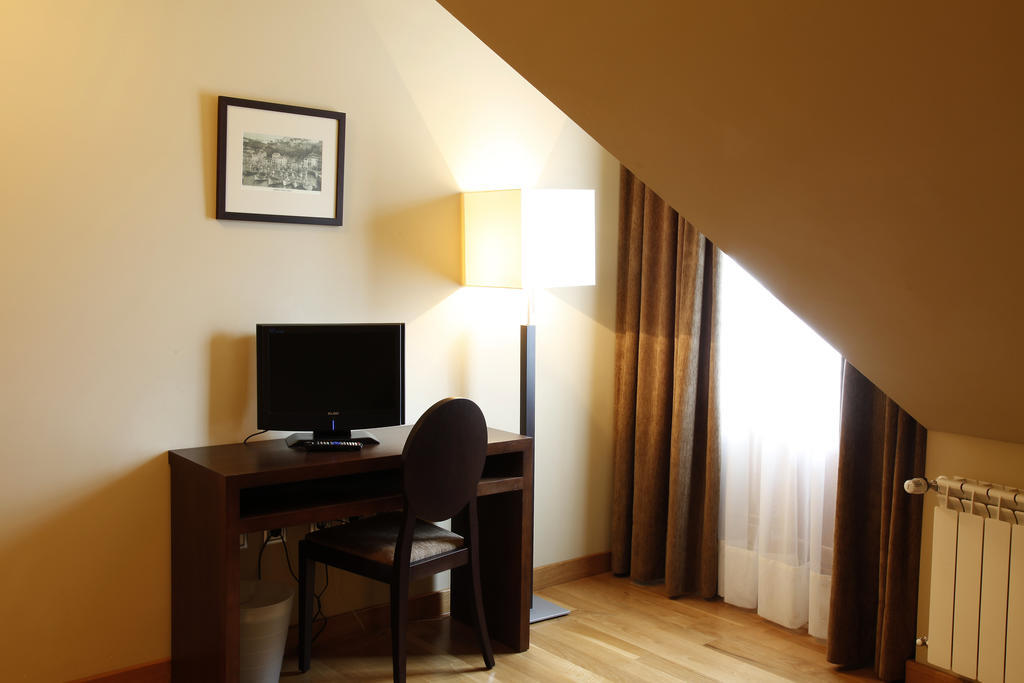 Hotel Baltico Luarca Rum bild